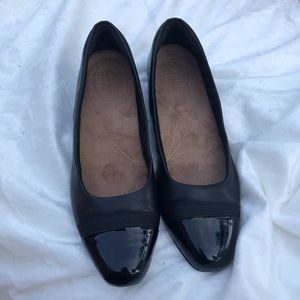 Final Price MWOT Clarks Artisan Black Slip-On Shoes